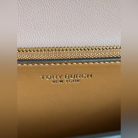 84057 - Tory Burch Eleanor Textured Small Convertible Shoulder Bag - Picture 6 of 14